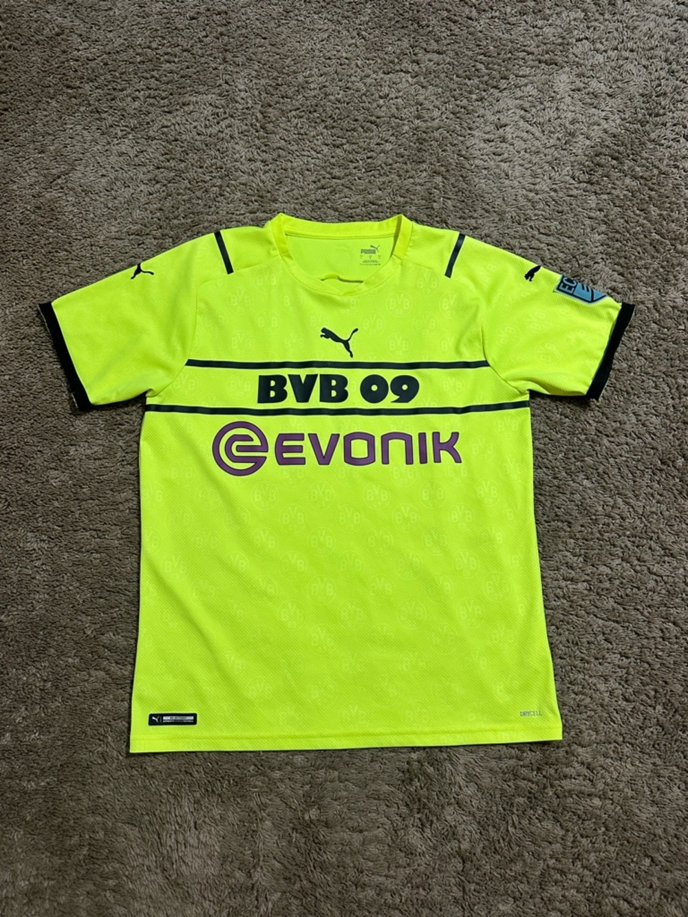 Vintage Puma “triple lime” soccer jersey 2022 size large